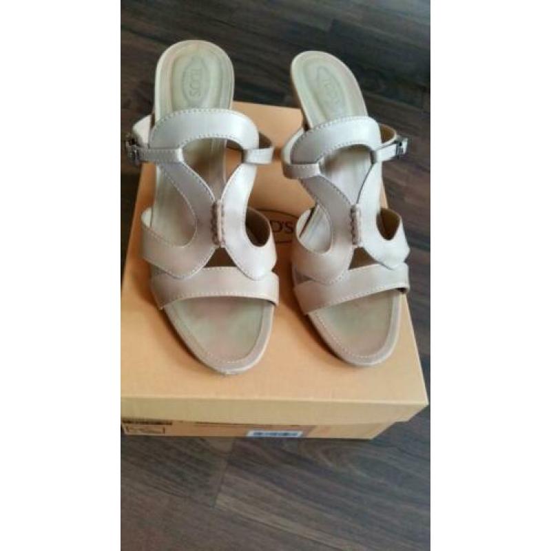 Tod's slippers met hoge hak beige maat 40 ALS NIEUW