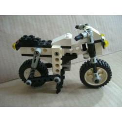 Technisch Lego set 8810 witte motor met boekje
