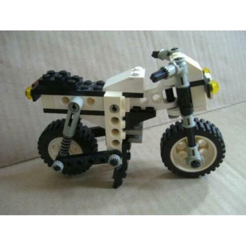 Technisch Lego set 8810 witte motor met boekje