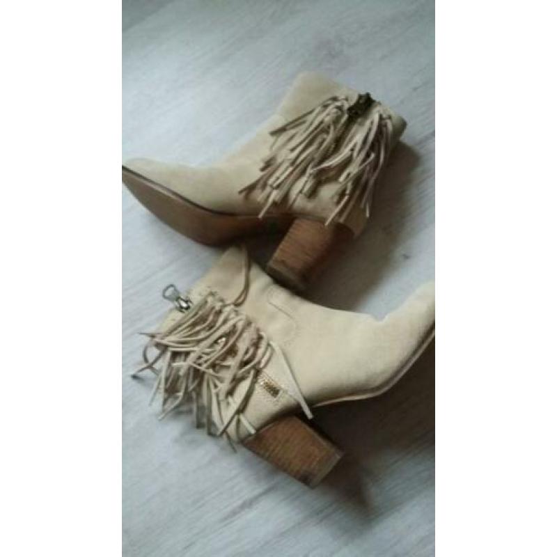 Laarsjes 37