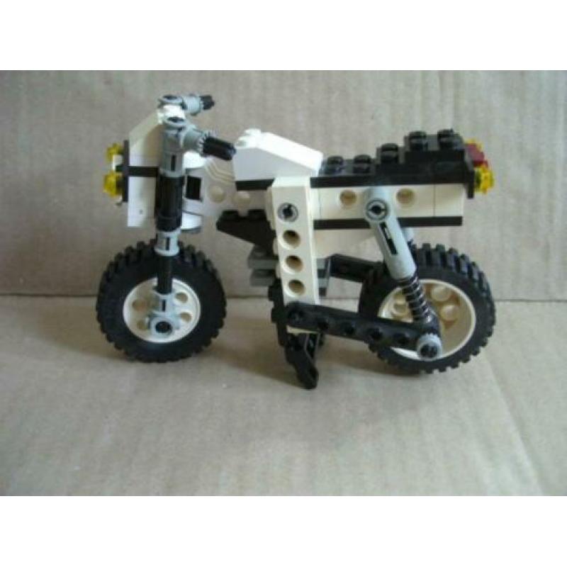 Technisch Lego set 8810 witte motor met boekje