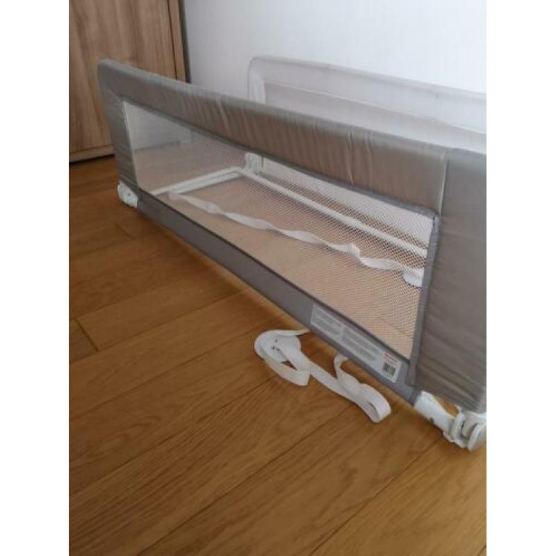 Twee bedhekjes 120cm en 100cm