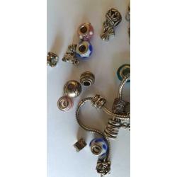 Soort Pandora armband + losse bedels