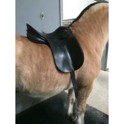 Kn allegro dressuur zadel 18inch zwart