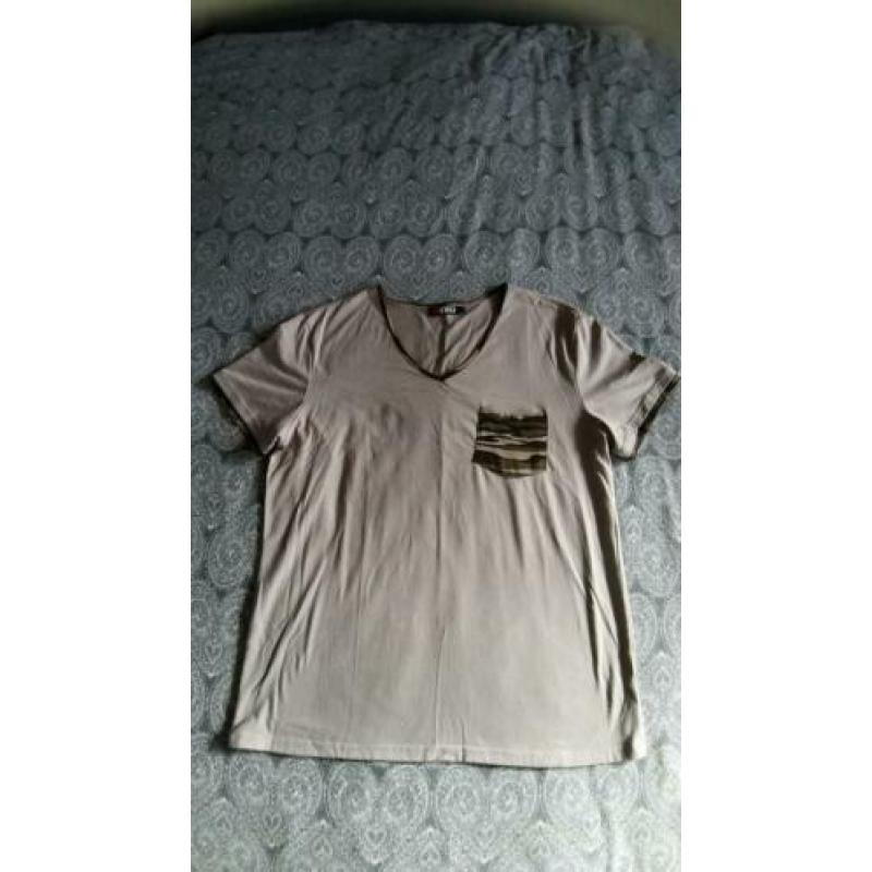 T shirts met legerprint