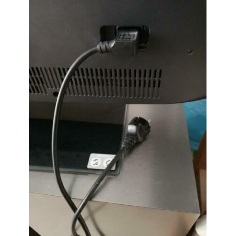 Samsung TV 81cm