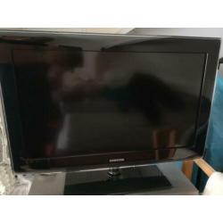 Samsung TV 81cm