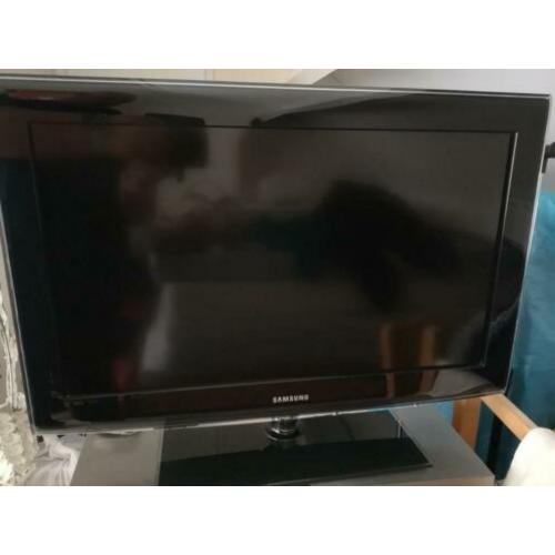 Samsung TV 81cm