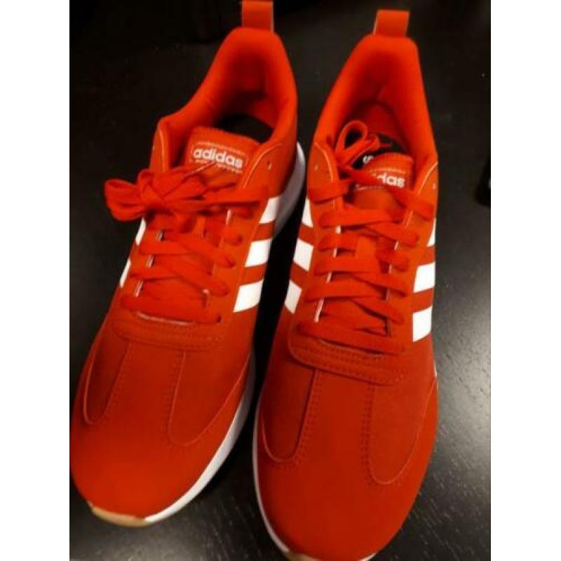 Adidas sneakers! Maat 43,5