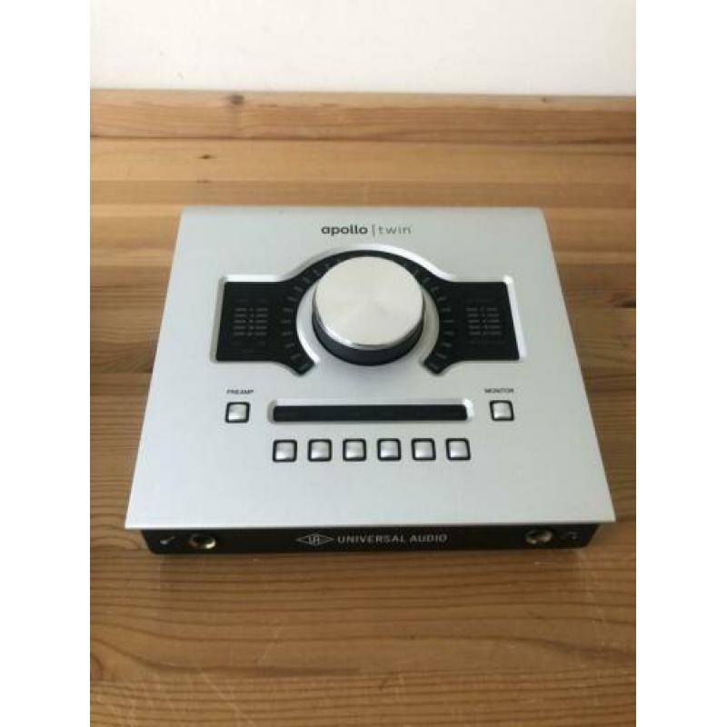 Twin Apollo Universal Audio Thunderbolt