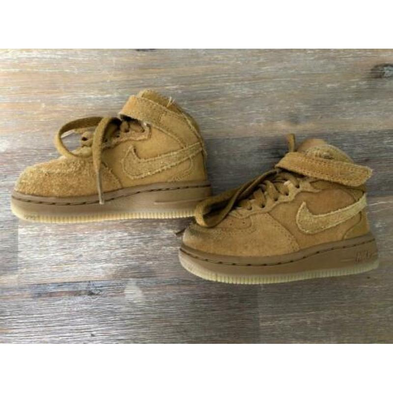 Nike Air Forse 1 High Lv8 maat 21
