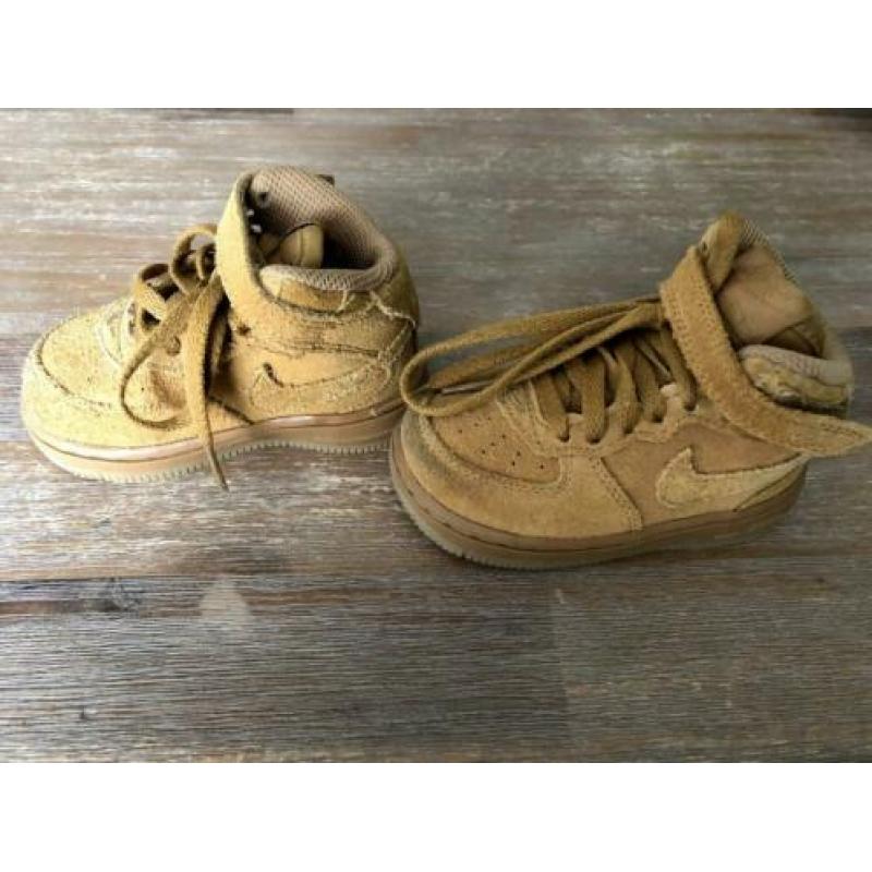 Nike Air Forse 1 High Lv8 maat 21