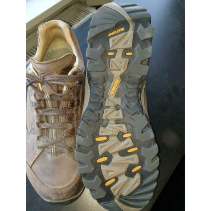Meindl en clarks maat 43