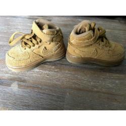 Nike Air Forse 1 High Lv8 maat 21