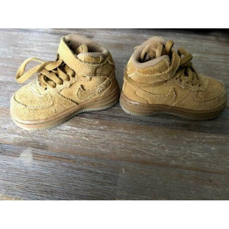 Nike Air Forse 1 High Lv8 maat 21