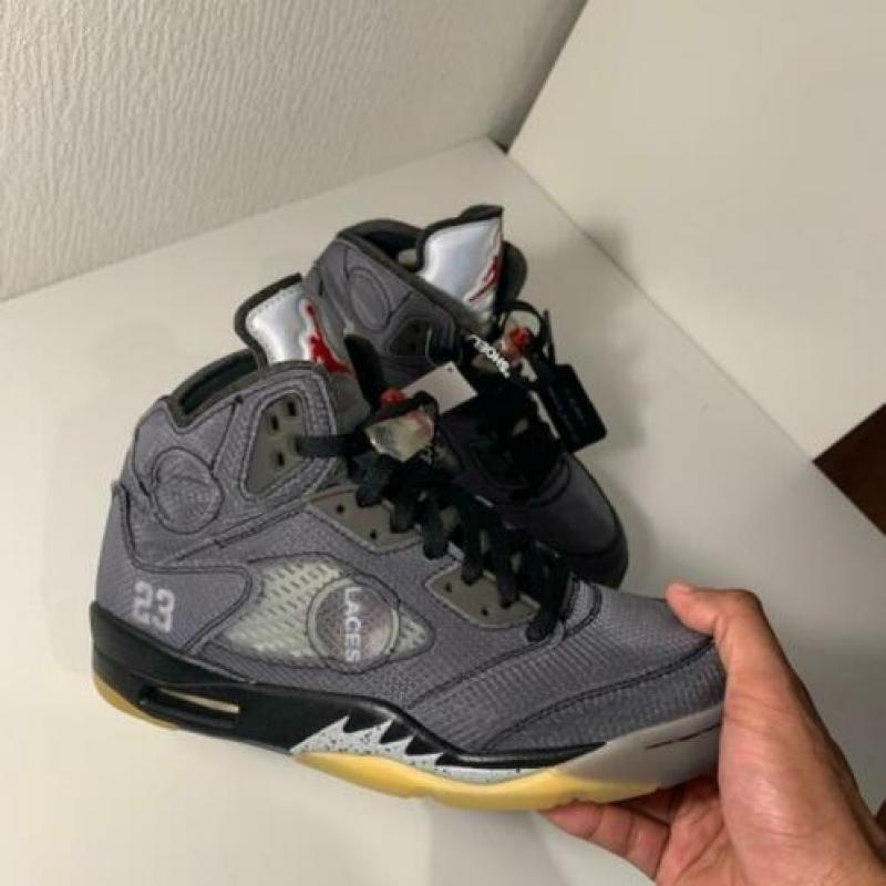 Jordan 5 x Off-White maat EURO 42/ USA 8.5 Deadstock