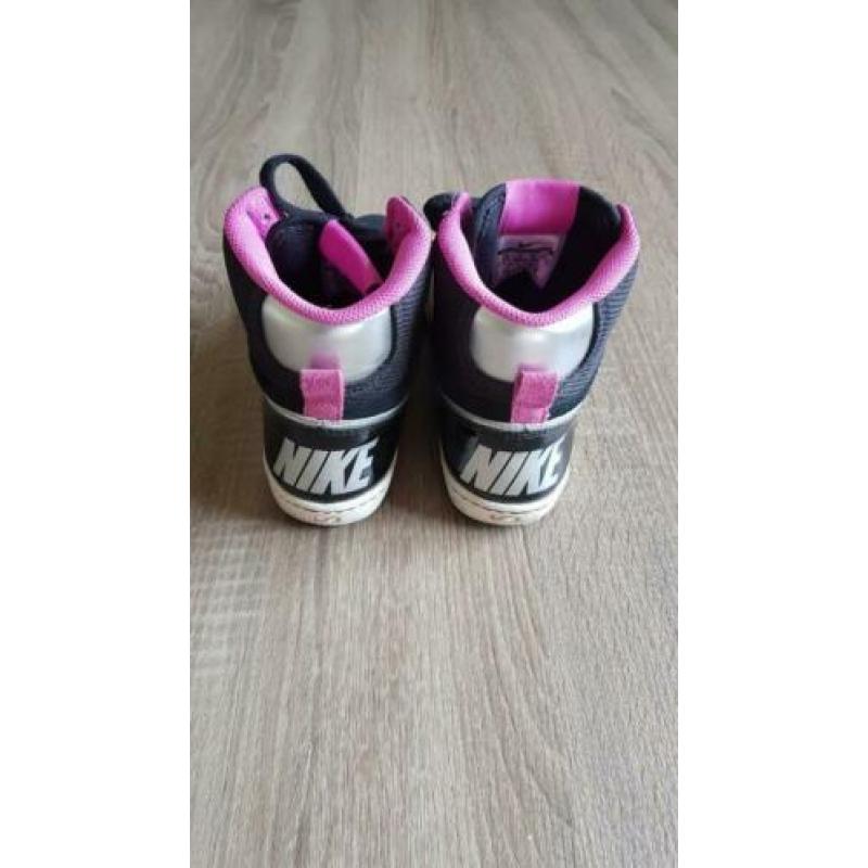Zo goed als nieuwe nike schoenen, maat 36
