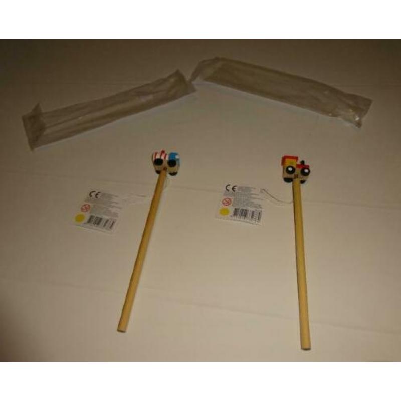NO 8) Nieuw 2 stuks Small Foot potloden met veerfiguren. He