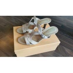 Tod's slippers met hoge hak beige maat 40 ALS NIEUW