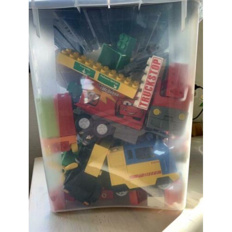 Krat (60 liter) met heel veel Duplo