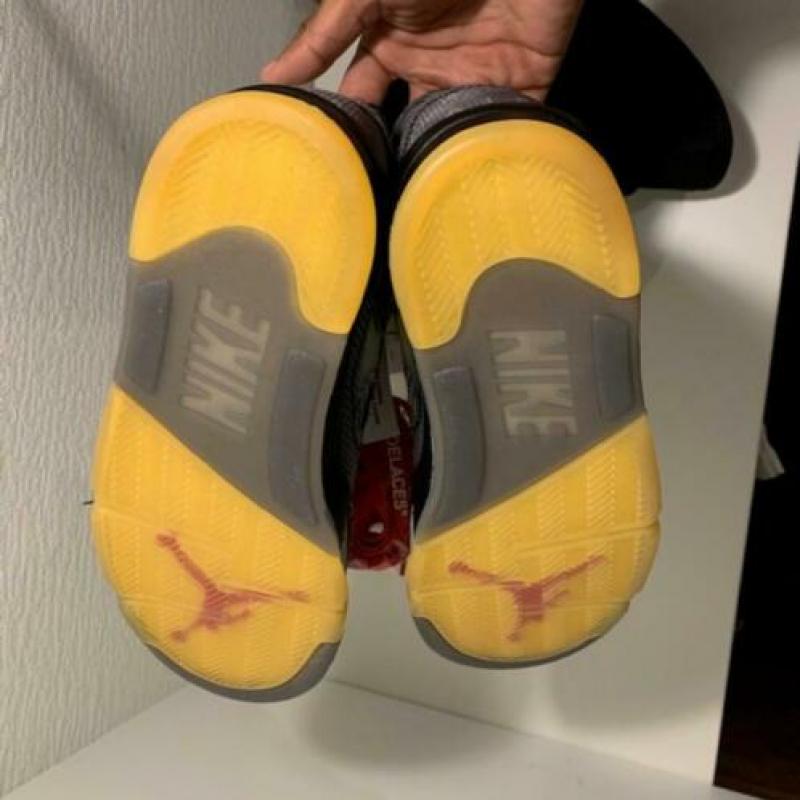 Jordan 5 x Off-White maat EURO 42/ USA 8.5 Deadstock