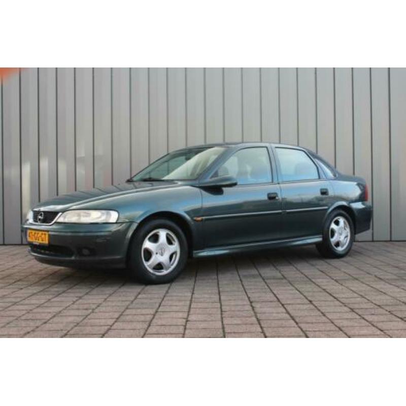 Opel Vectra 1.6-16V Pearl