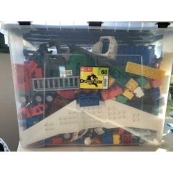 Krat (60 liter) met heel veel Duplo