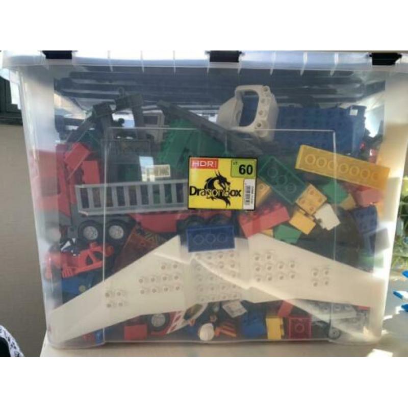 Krat (60 liter) met heel veel Duplo