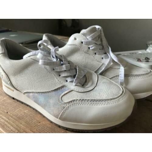 Wit gympen sneakers nieuw mt 40