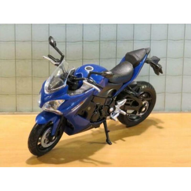 Suzuki GSX-S1000F 1:18 welly