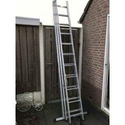 Ladder van rvs met 3x11 treden
