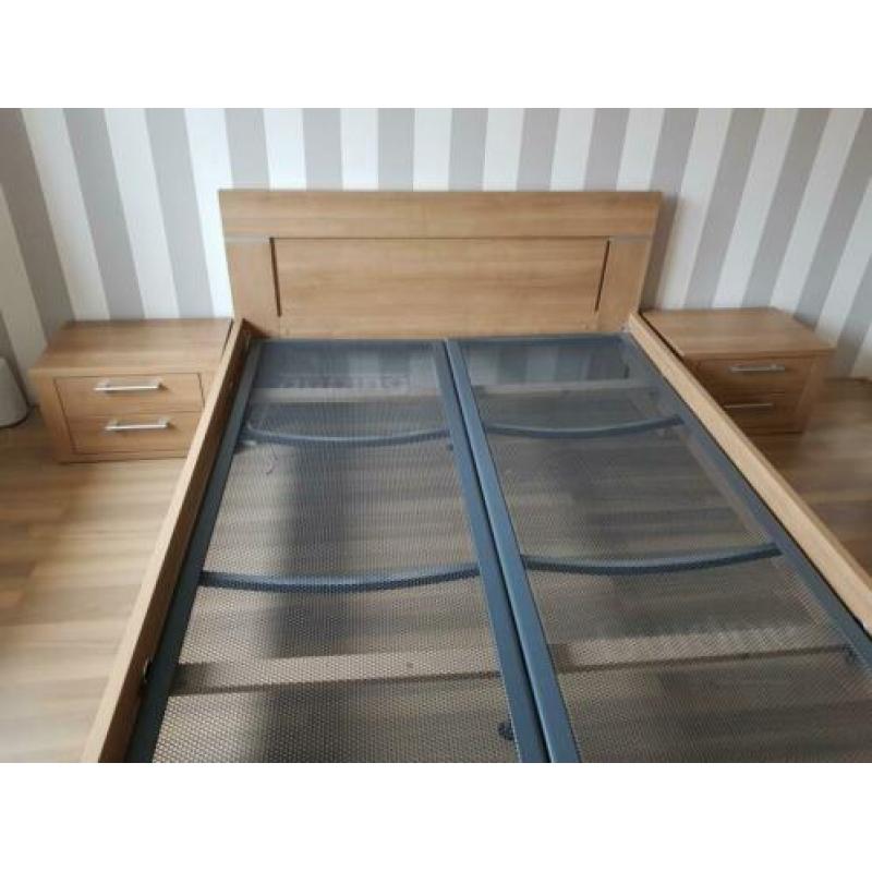 Ombouw bed + 2 bijpass nachtkastjes + 2 AUPING spiraalbodems