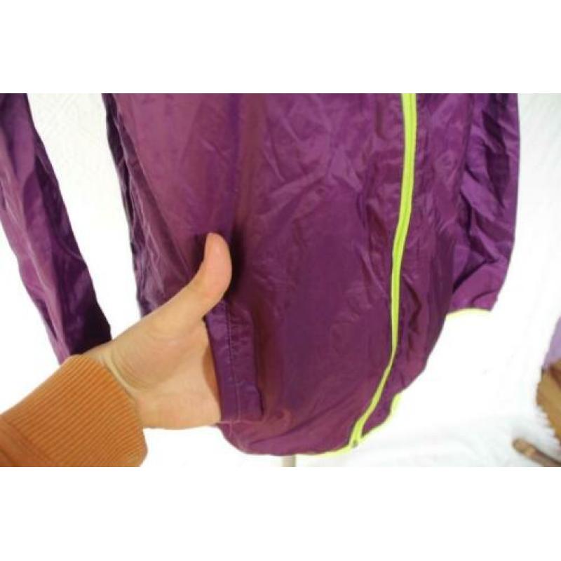 Paarse regenjas.Mt 152/158.Merk Oxylane Quechua