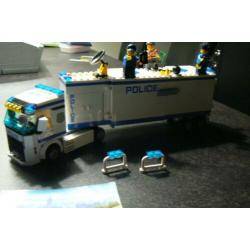Te koop: Lego City Mobiele Politiepost 60044 met boekjes
