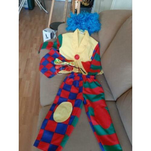 Clownspak/pruik en strik mt 116