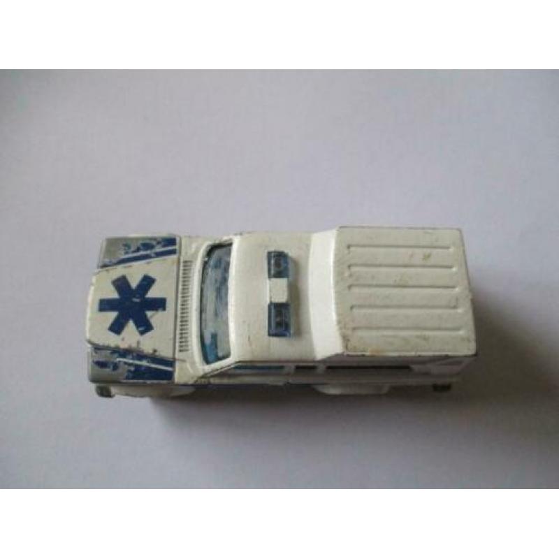 majorette auto ambulance