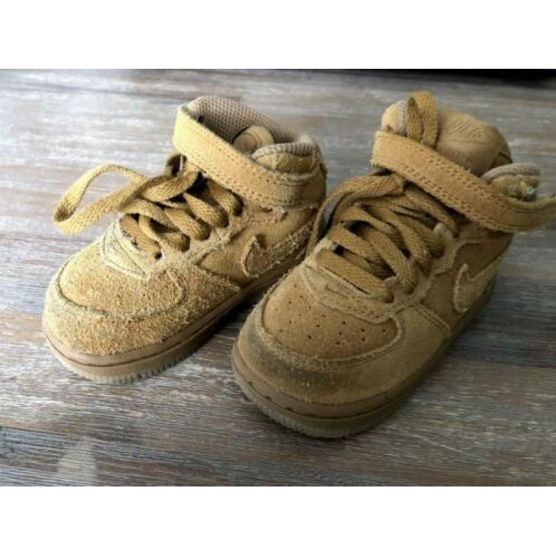 Nike Air Forse 1 High Lv8 maat 21