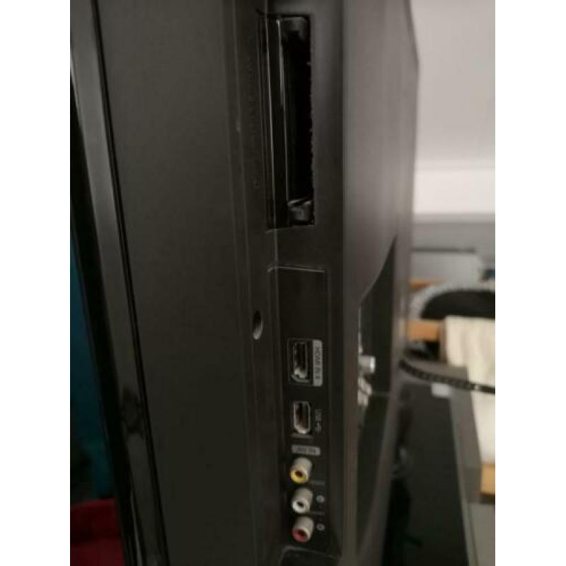 Samsung TV 81cm