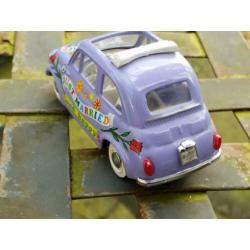Fiat 500 1/43 VITESSE just married half open lila