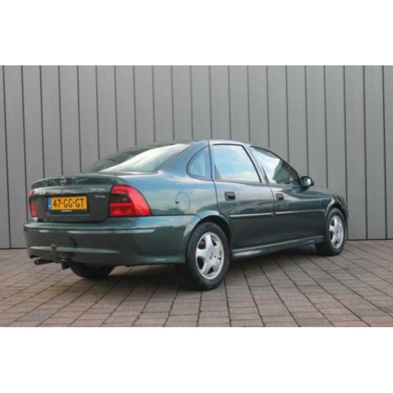 Opel Vectra 1.6-16V Pearl