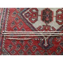 3 parelkettingen 47 cm, 1 armband 19.5 cm, 2 paar oorbellen