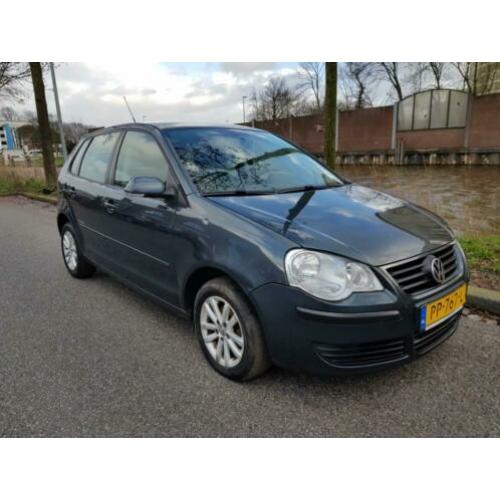 Volkswagen Polo 1.4 TDI 51KW 2008 Grijs