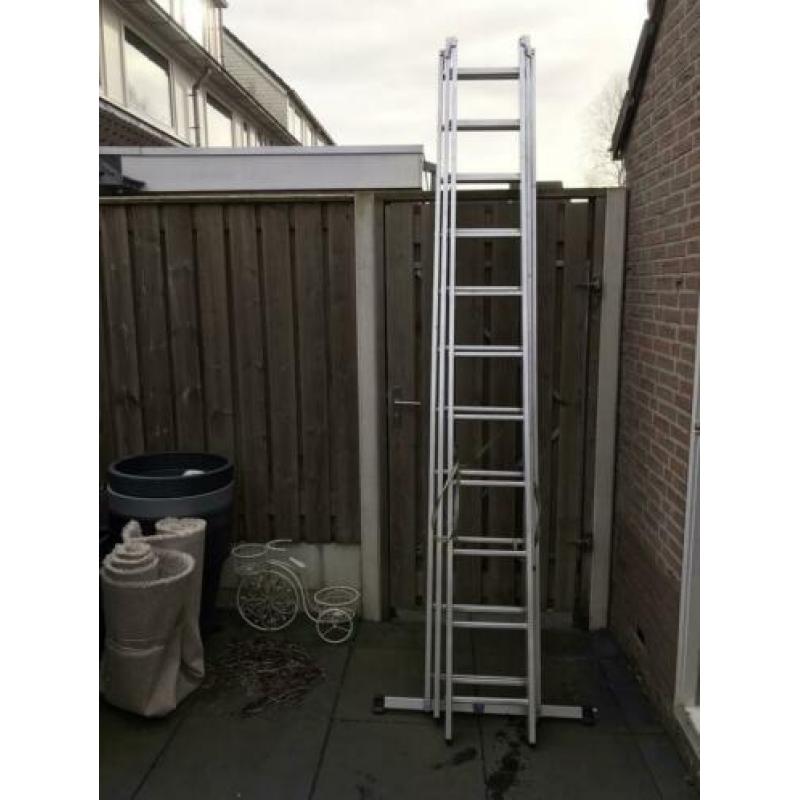 Ladder van rvs met 3x11 treden