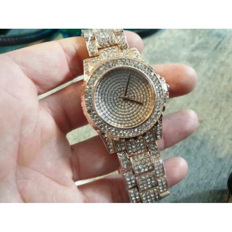 Nieuwe, Luxe, Dames Horloge; RVS, Zilver kleurig & Steentjes