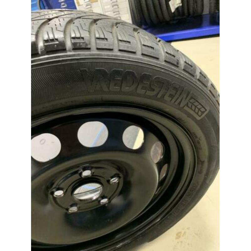 Set winterbanden stalen velgen golf 6