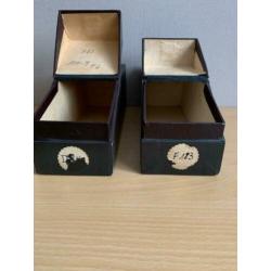 Twee oude opbergdoosjes