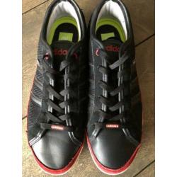 Adidas sneakers zo goed als nieuw! Maat 44