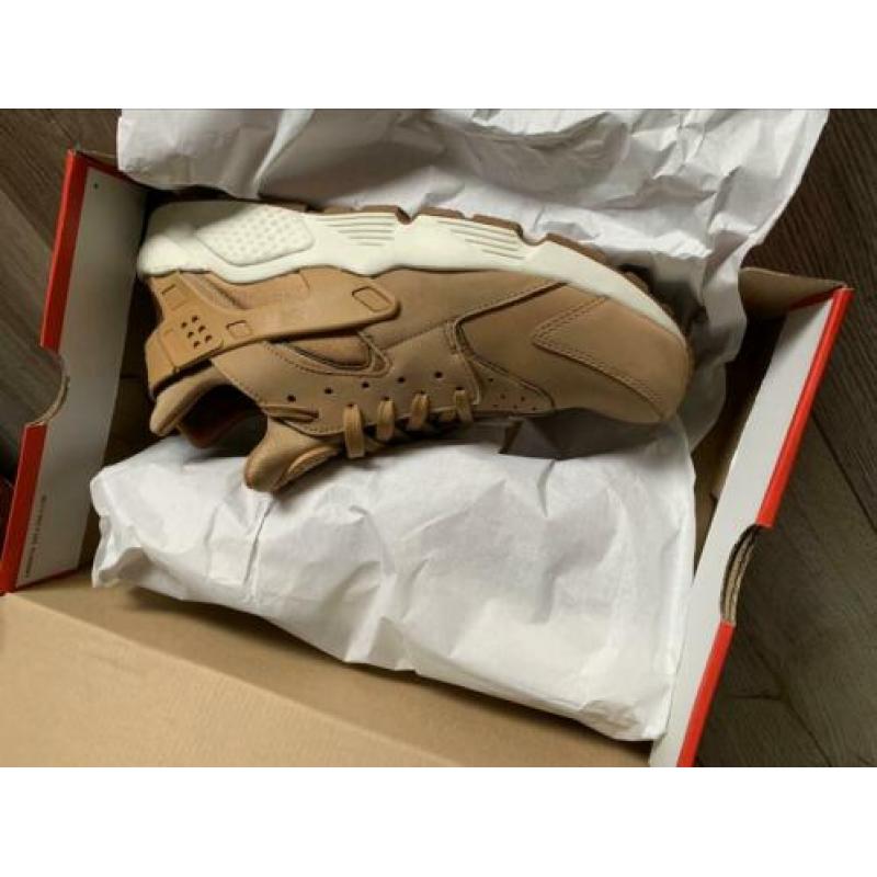 Nike Huarache Sail-gum Med Brown maat 46 us 12