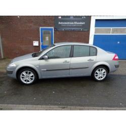 Renault Megane Mégane 2.0-16V Dynamique Comfort NAP,APK,NWE