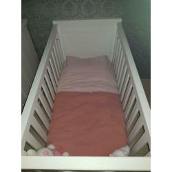 mooie babykamer zeer stevig
